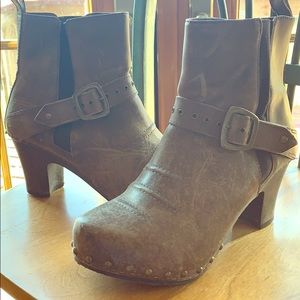 Dansko Ankle booties
